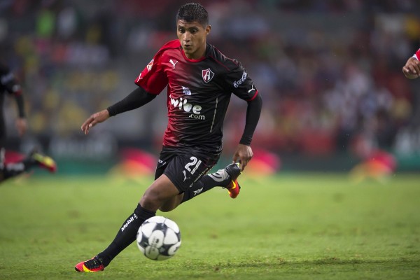 El jugador sufrió ruptura de ligamento cruzado.