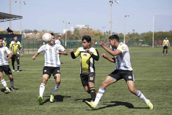 Cooperativa 21 de Agosto supera por 4-2 a Panteras Flores Magón.