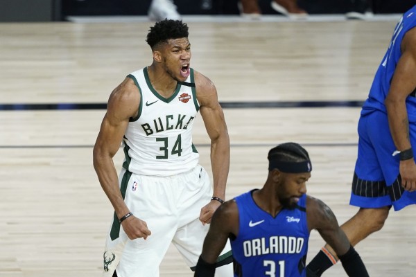 Giannis Antetokounmpo sumó 31 puntos, 15 rebotes y ocho asistencias para llevar a los Bucks a la victoria. (Twitter @6ringsNBA)