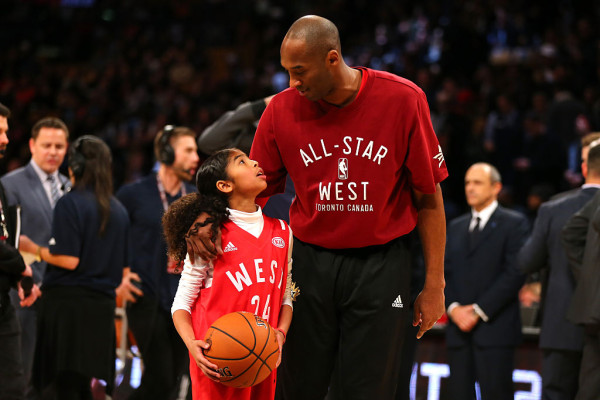 Homenaje a Bryant, nuevo formato y figuras acaparan atención de Juego de Estrellas de NBA