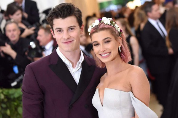 Shawn Mendes y Hailey Baldwin asistieron juntos a la Gala MET 2018.