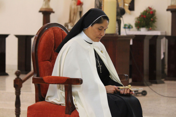 La reverenda Madre Claudia Barrón celebró 25 años de servicio a Dios con una santa misa.
