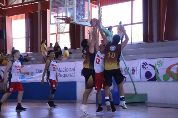 Contento con el resultado de baloncesto en Olimpiada Regional