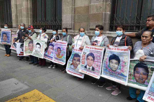 ‘Estamos ante un buen inicio’, Sheinbaum y familiares de los 43 de Ayotzinapa reestablecen diálogo