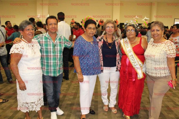Elena Velázquez, Mario Zárate, Laura García, Alma Rosa Carrillo, Lourdes Martínez y Lourdes Núñez.