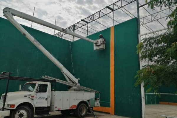 Mejora frontón de la Unidad Deportiva Sahop con alumbrado led