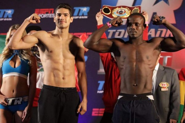 Vence Gilberto Ramírez a la báscula en Corpus Christi, Texas