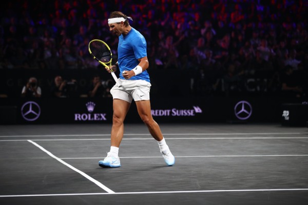 Rafael Nadal saca triunfo en la Laver Cup. (Foto: Twitter @LaverCup)
