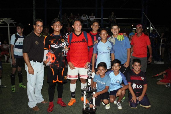 La ceremonia de premiación del futbol de La Foresta.