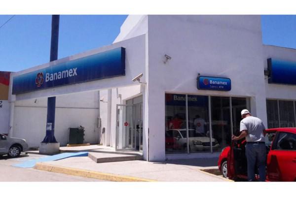 Banorte desiste de compra de Banamex; hay al menos otros tres interesados, confirma AMLO