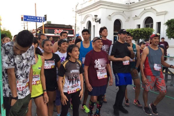 Los competidores se disponen a arrancar.