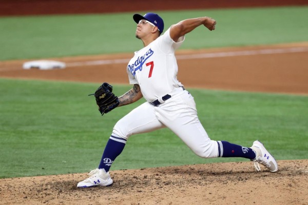 El sinaloense Julio Urías ha demostrado su talento en la presente postemporada para los Dodgers. (Twitter @MLB_Mexico)
