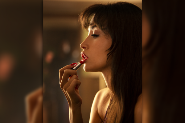Netflix revela las primeras imágenes de Christian Serratos transformada en Selena Quintanilla