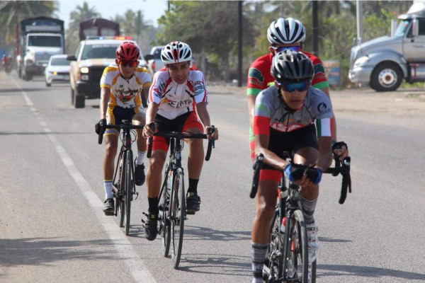 La ruta reunió a buen número de competidores.