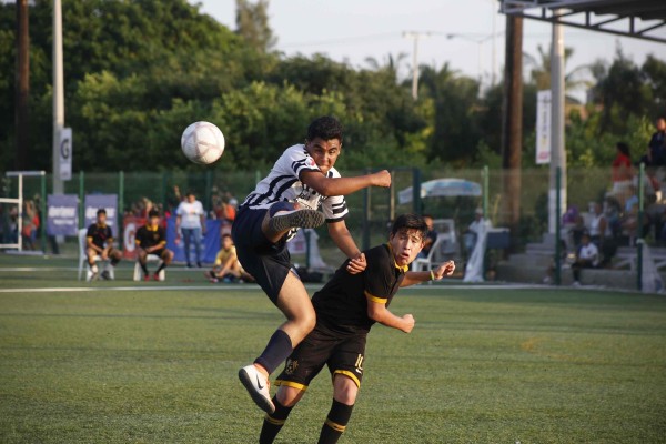 Duelo entre Monterrey y Pandas FC.