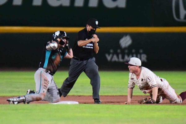Crimen organizado pega a Liga Mexicana de Beisbol: retiene a ampáyers en Nuevo Laredo; demandan protección de autoridades