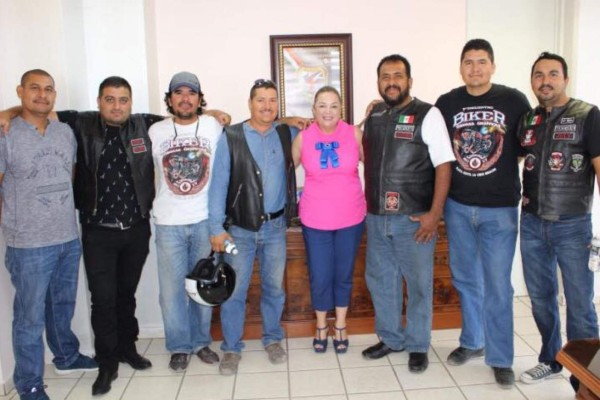 La Alcaldesa se reúne con los bikers.