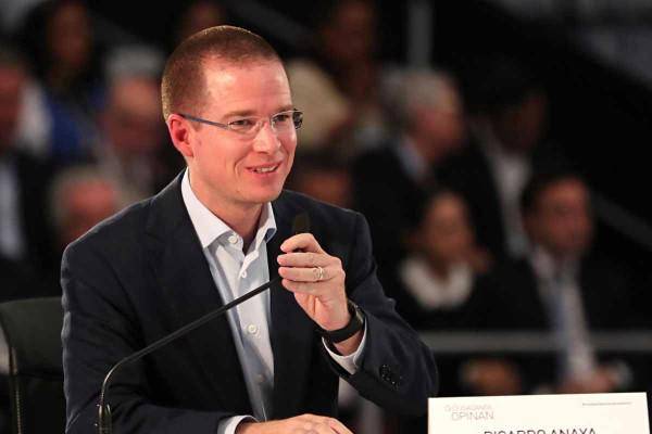 Anaya no ha hecho más apariciones públicas, desde su exilio a EU, se mantiene vigente en redes sociales.