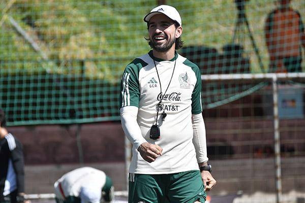 Gerardo Espinoza, DT de México.