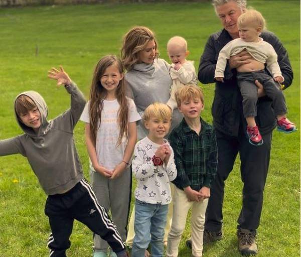 Alec Baldwin se convierte de nuevo en papá, recibe a su séptimo hijo