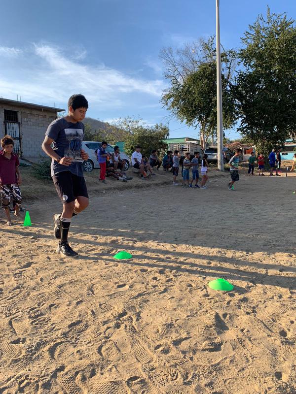$!Clínicas de futbol arrancan con éxito en Valles de Urías