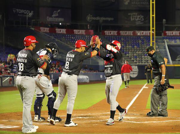 Venados de Mazatlán alarga su racha triunfadora a cinco juegos al vencer 7-6 a Sultanes