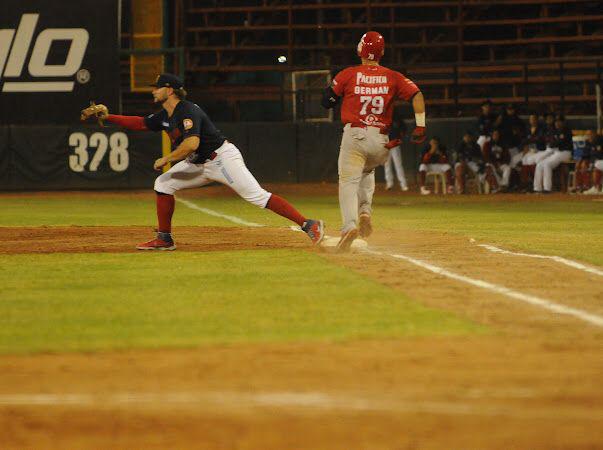 $!Venados de Mazatlán tiene explosivo arranque de la segunda vuelta y vence 7-2 a Mayos