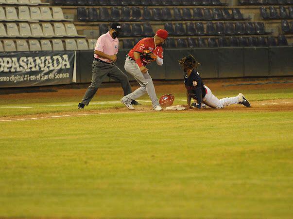 $!Venados de Mazatlán tiene explosivo arranque de la segunda vuelta y vence 7-2 a Mayos