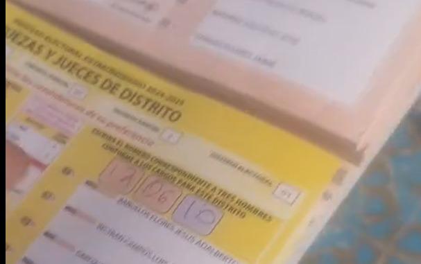En una casilla de Rosario funcionarios recibieron boletas marcadas de la elección judicial.