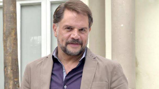 El actor Héctor Parra