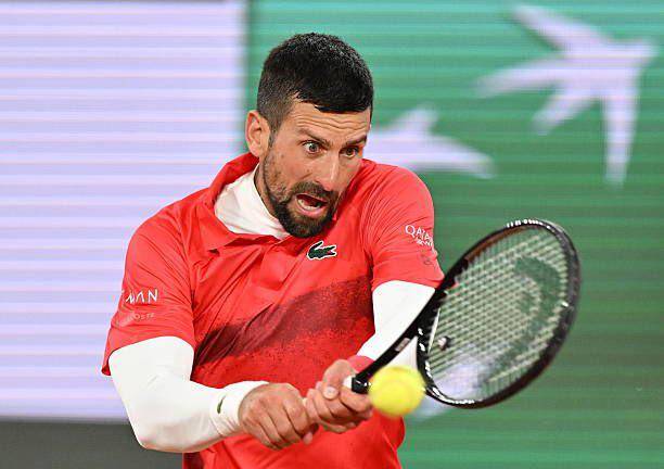Novak Djokovic arrancó Roland Garros con una victoria.