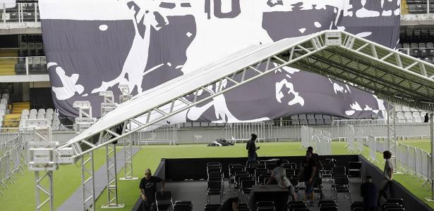 Las carpas instaladas en el estadio Vila Belmiro.