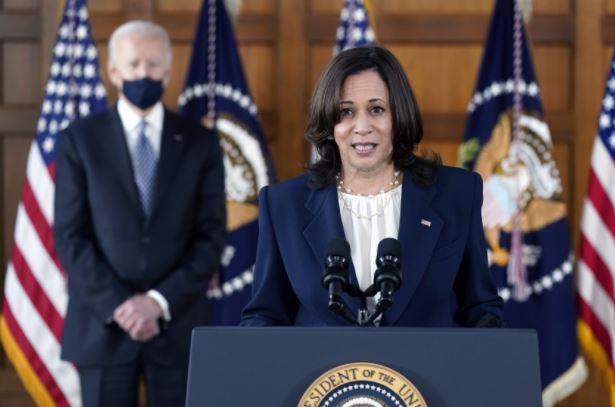 Biden designa a Kamala Harris para resolver crisis de frontera entre EU y México