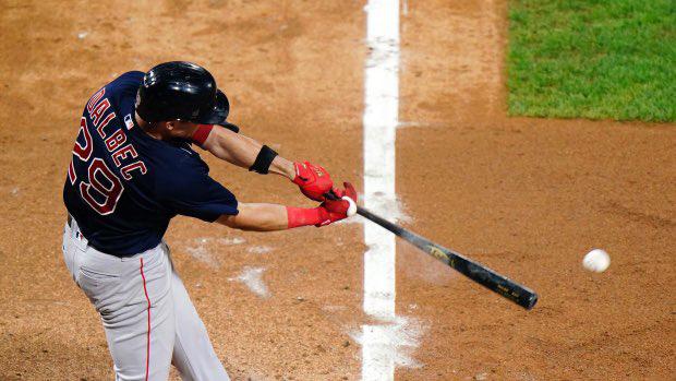 J.D. Martínez y Bobby Dalbec guían a Boston a la victoria