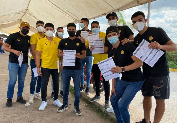 En Dorados nada más llegaron de Tlaxcala y fueron a vacunarse.