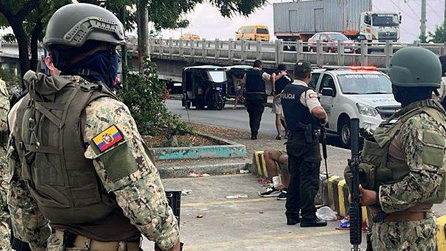 Violencia en Ecuador deja cinco muertos y más de 300 detenidos