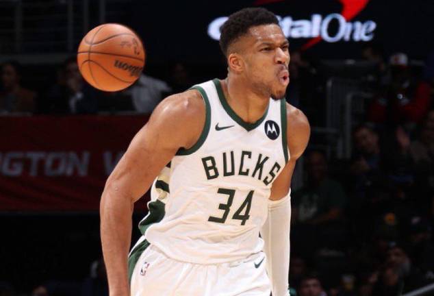 Giannis Antetokounmpo no encontró rivales en los Wizards que pudieran detenerlo.