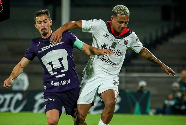 Pumas derrota al Alajuelense y da un paso a cuartos de Concachampions.