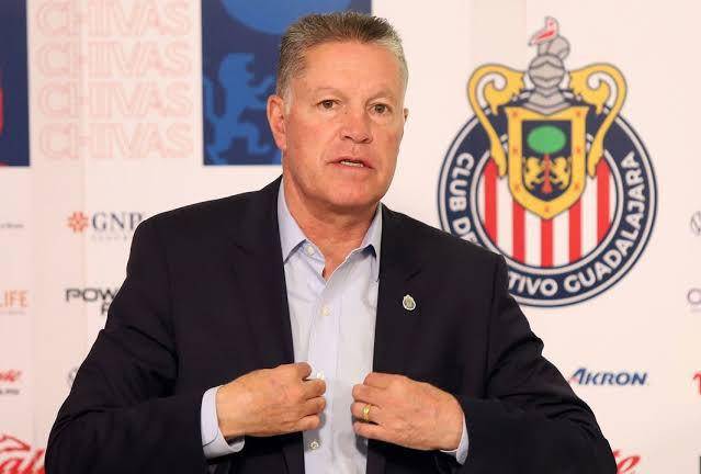 Ricardo Peláez deja a Chivas tras casi tres años como director deportivo.