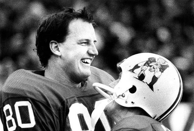 Don Hasselbeck debutó con los Patriots y ganó el Super Bowl con los Raiders.