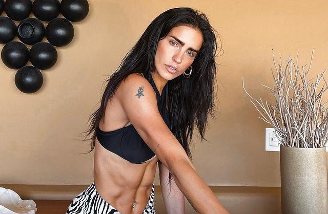 Bárbara de Regil se caracteriza como ‘El Grinch’ para las fiestas decembrinas