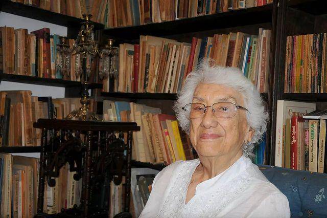 Dolores Castro