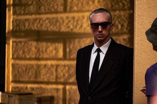 Adam Driver como Enzo Ferrari en ‘Ferrari’.