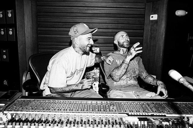 Maluma y Adam Levine confirman colaboración en español