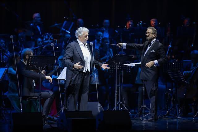 $!Plácido Domingo participará el viernes 28 de febrero en la coronación de la Reina de los Juegos Florales.