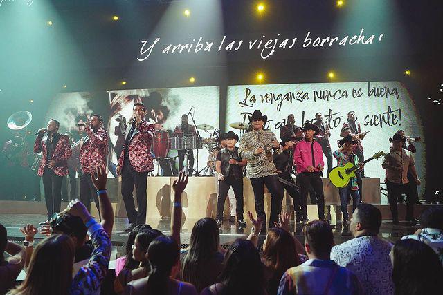 $!Durante la noche, la Banda MS y Grupo Firme emocionaron con su tributo a Jenni Rivera.