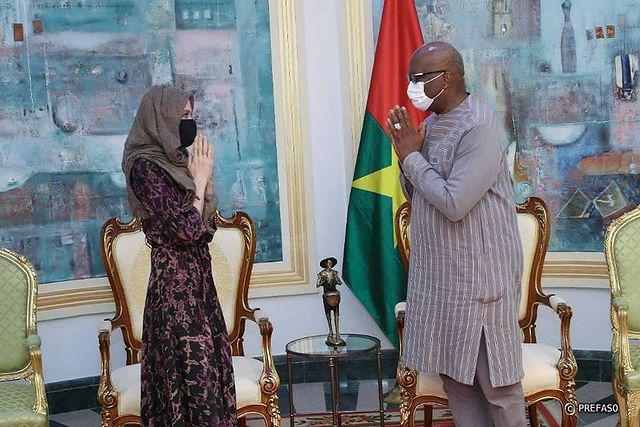 $!Angelina Jolie visita campo de refugiados en Burkina Faso