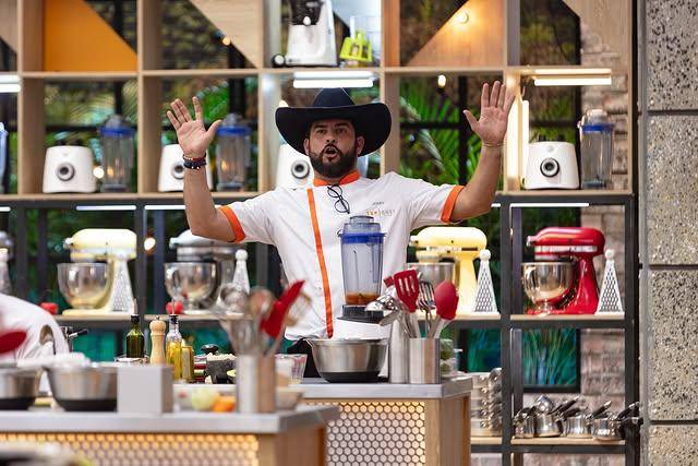 Jerry Bazúa participa en Top Chef VIP 4.
