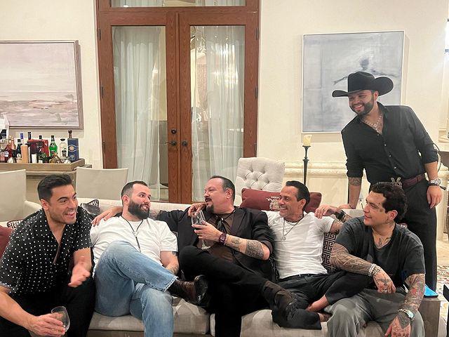 Carín León y Christian Nodal dejan atrás diferencias y podrían hacer colaboración