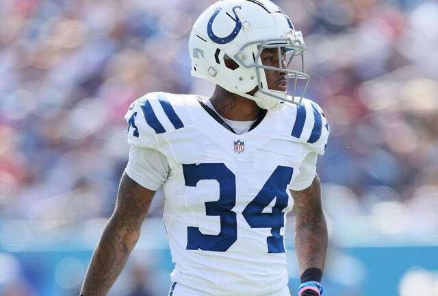 NFL suspende a cuatro jugadores por infracciones de apuestas.